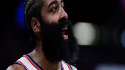 昨日激战2场胜利，土篮甲焦点对决：22点上演埃立对决巴勒克西尔，谁将称霸赛场？