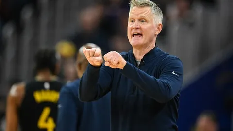 镜报曝光：赛前怒吼鼓舞队友的范戴克被捕捉，天空与ITV公开道歉